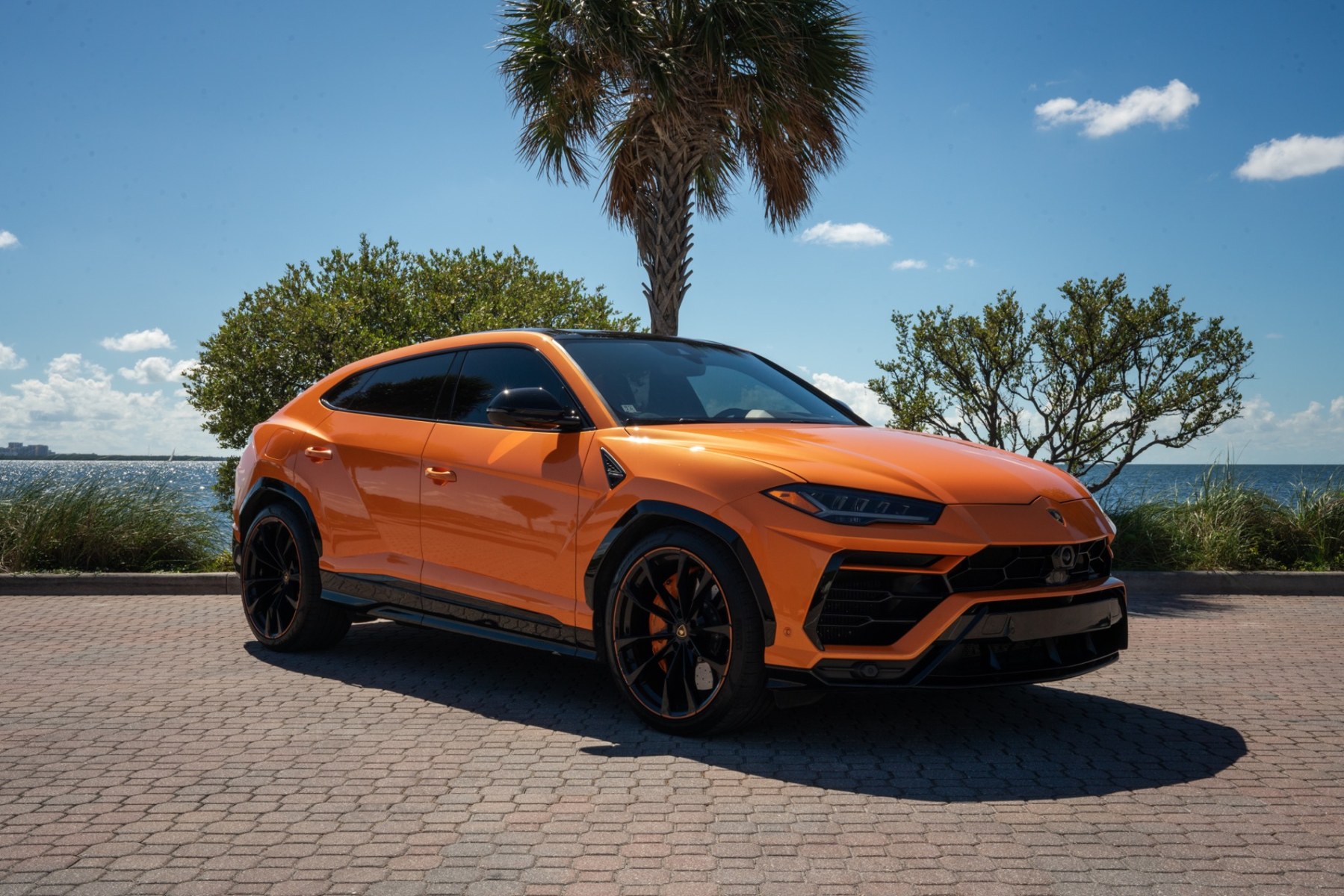 Lamborghini Urus Orange