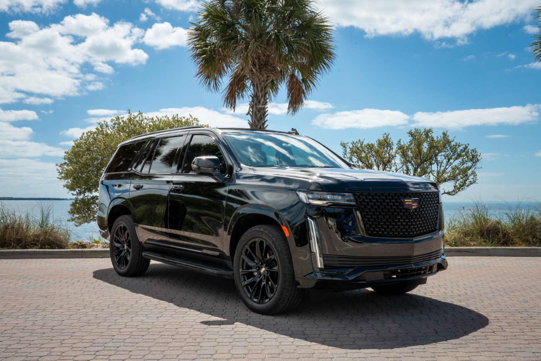Cadillac Escalade photo 1