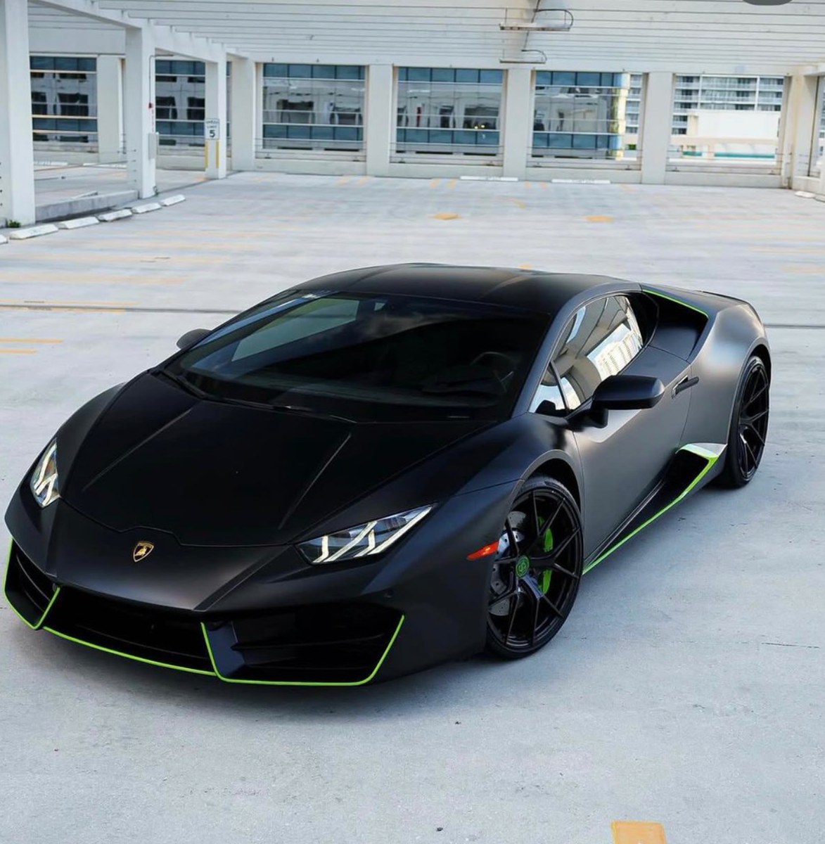 Lamborghini Huracán EVO photo 1