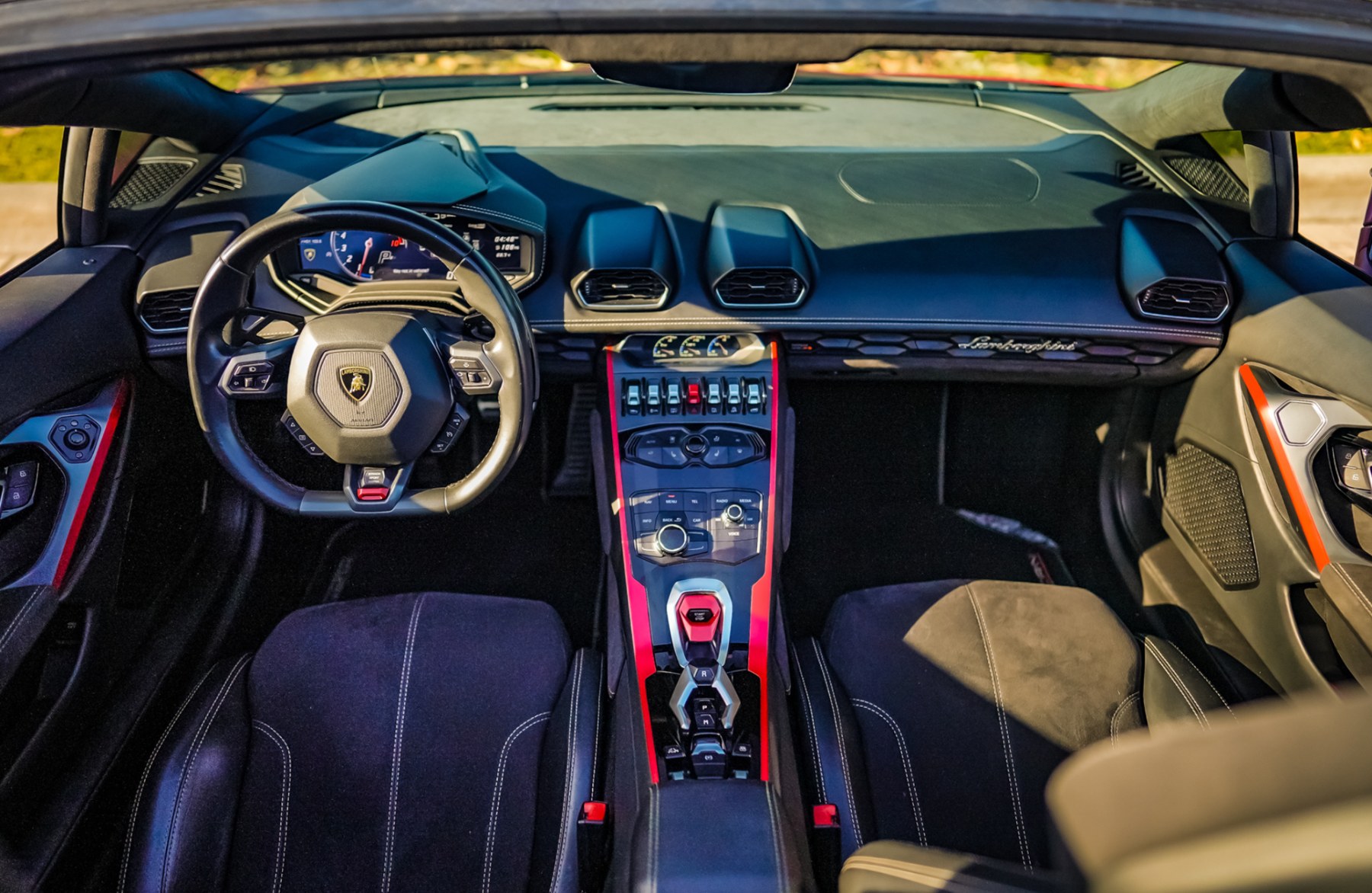 Lamborghini Huracán EVO Spyder photo 2